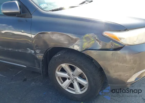 2010 Toyota Highlander Base V6 from USA, damaged, VIN 5TDBK3EH0AS009007
